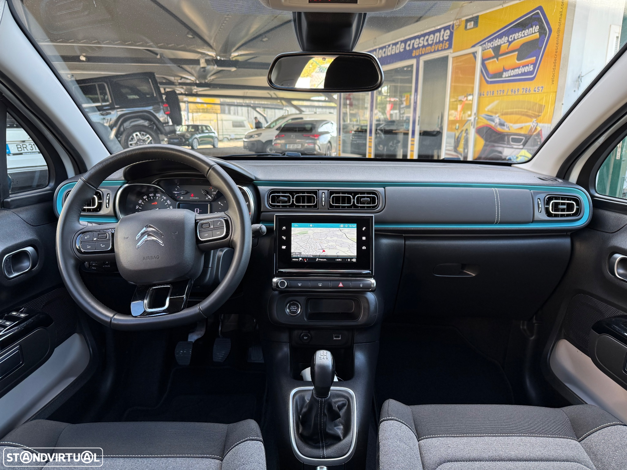 Citroën C3 1.2 PureTech Shine - 29