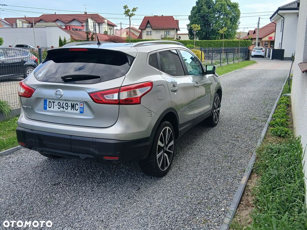 Nissan Qashqai 1.6 dCi Xtronic TEKNA+ - 4