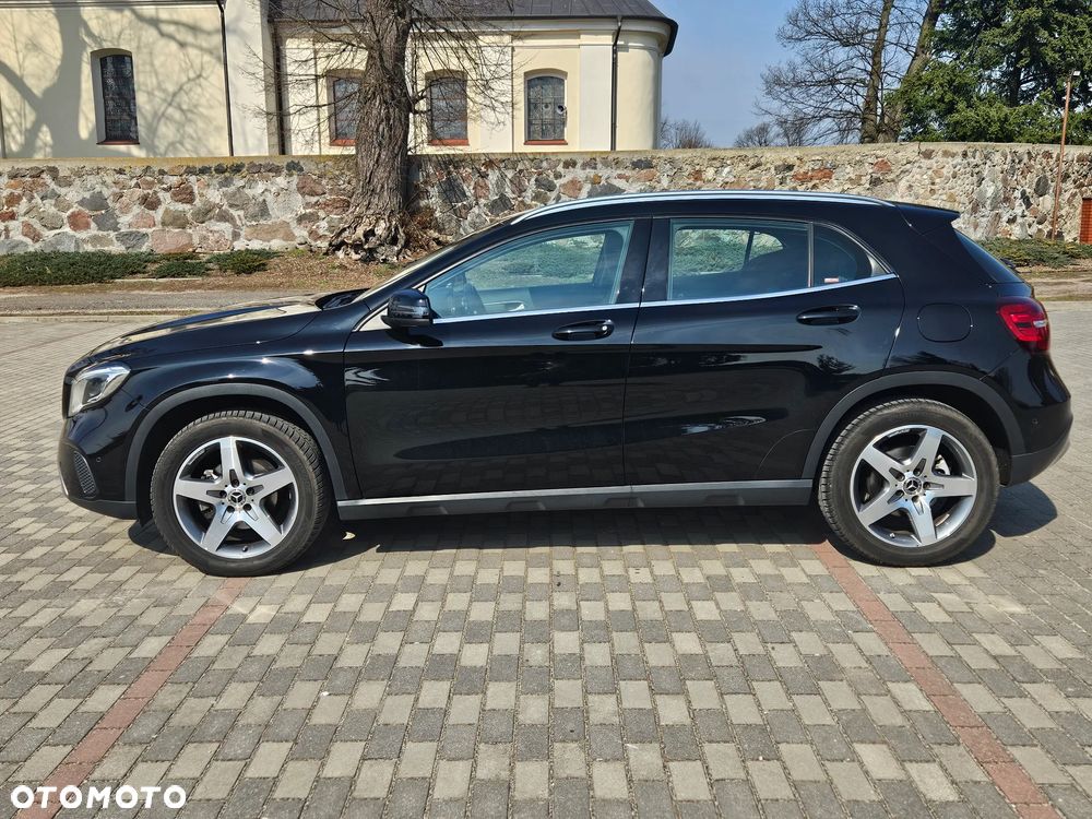 Mercedes-Benz GLA 200 7G-DCT AMG Line - 2