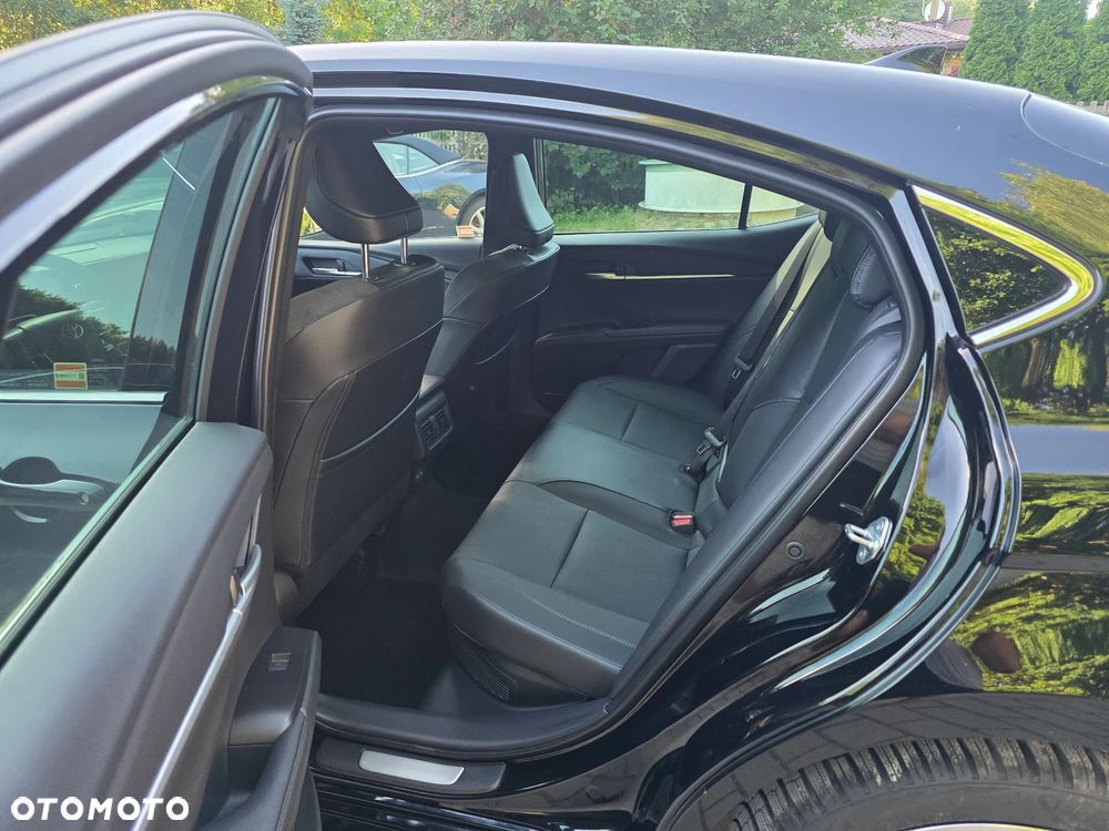 Toyota Camry 2.5 Hybrid Dynamic Force Prestige e-CVT - 14