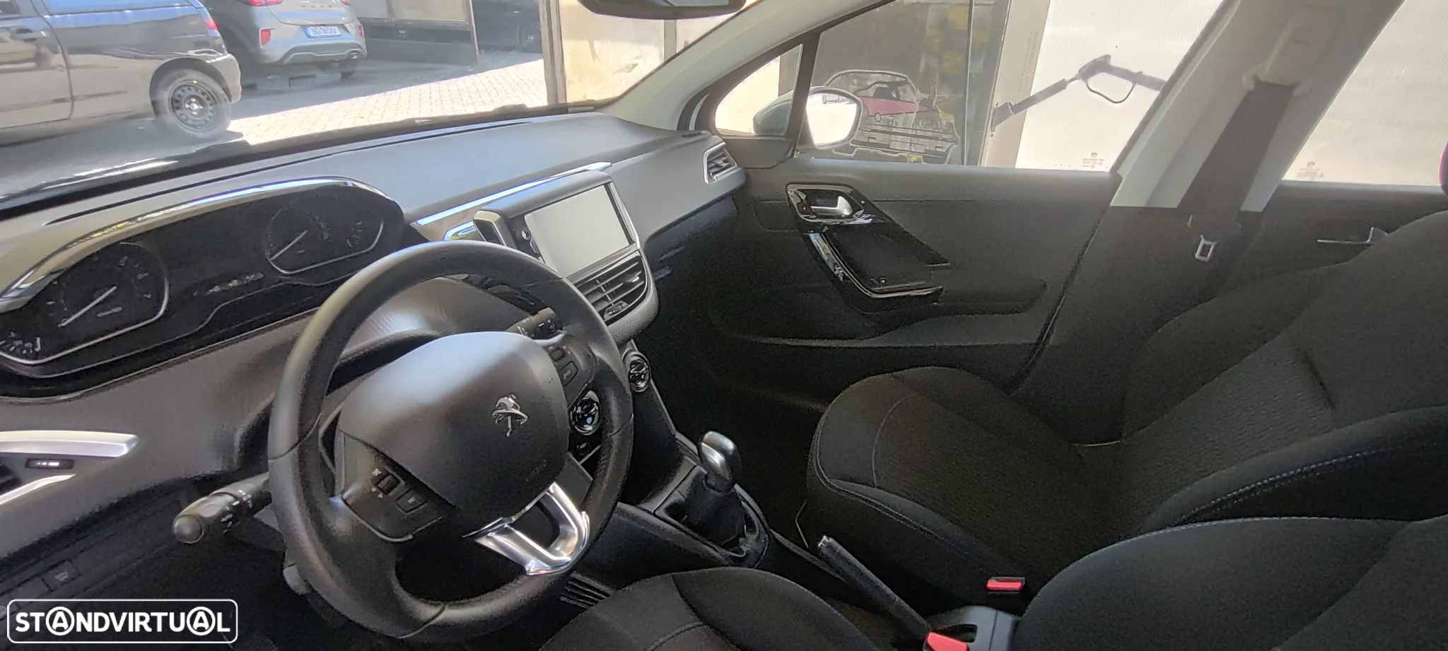 Peugeot 208 1.2 PureTech Signature - 22