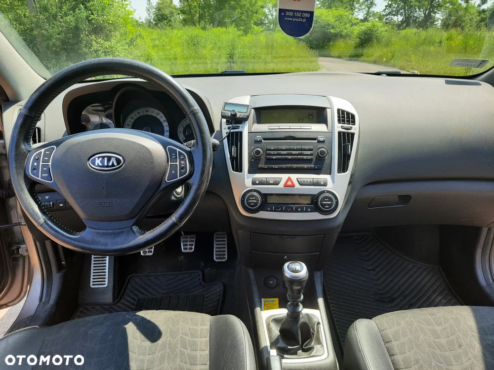 Kia Ceed 2.0 crdi Optimum + - 8