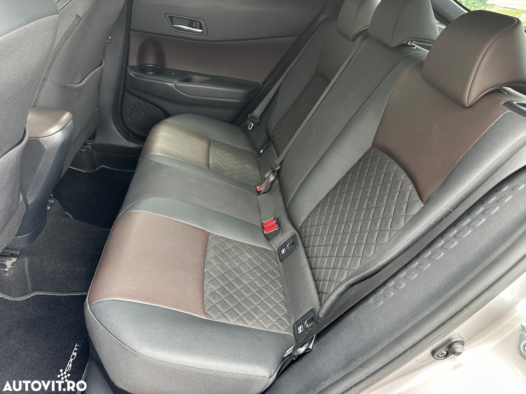 Toyota C-HR 1.8 HSD 4x2 CVT C-lassy LED - 10