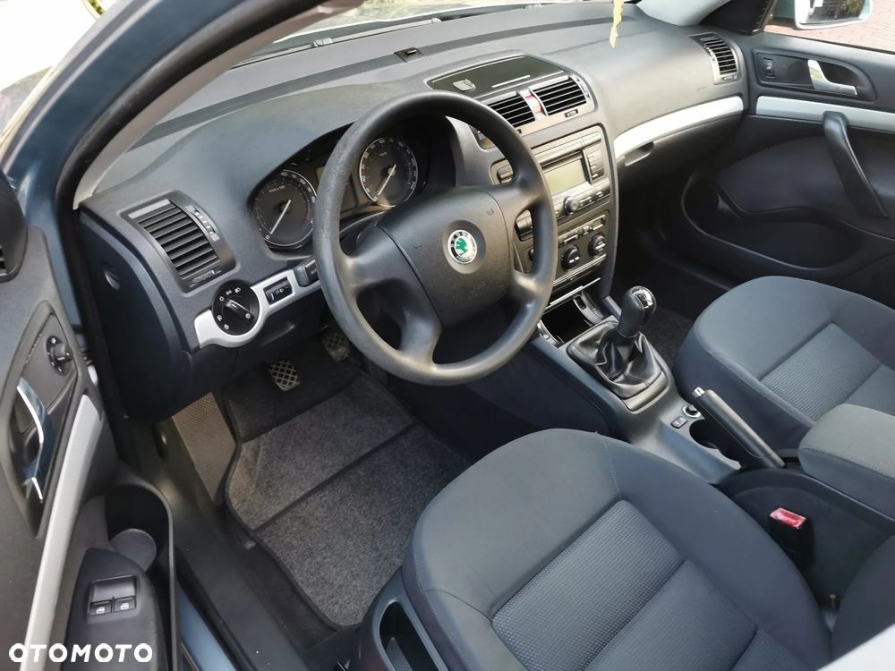 Skoda Octavia 1.6 Classic - 11