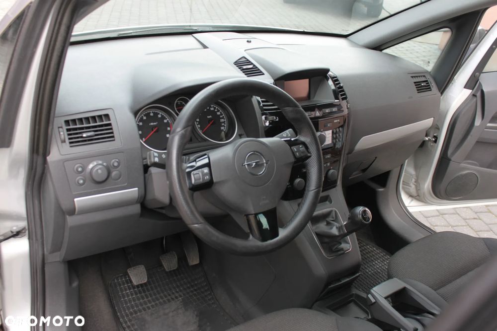 Opel Zafira - 20