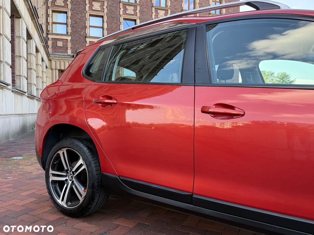 Peugeot 2008 1.2 Pure Tech Style S&S - 24