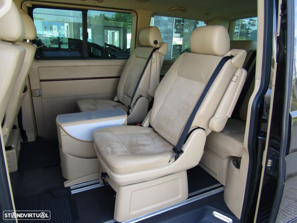 VW Multivan 2.5 TDi Highline - 23
