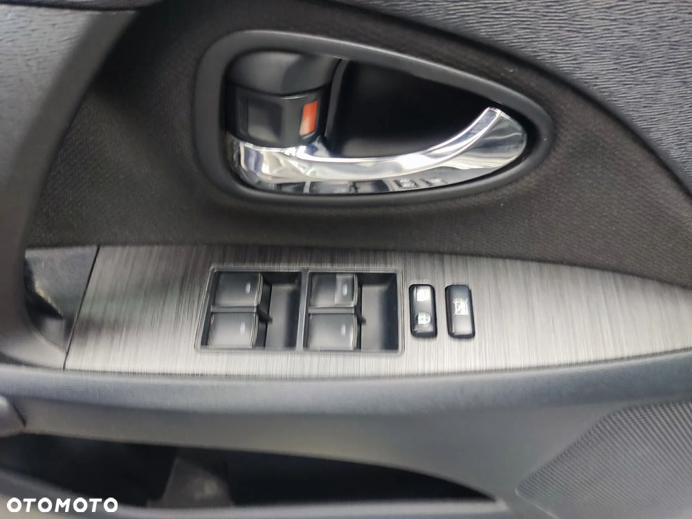 Toyota Avensis 2.0 D-4D Sol plus - 33