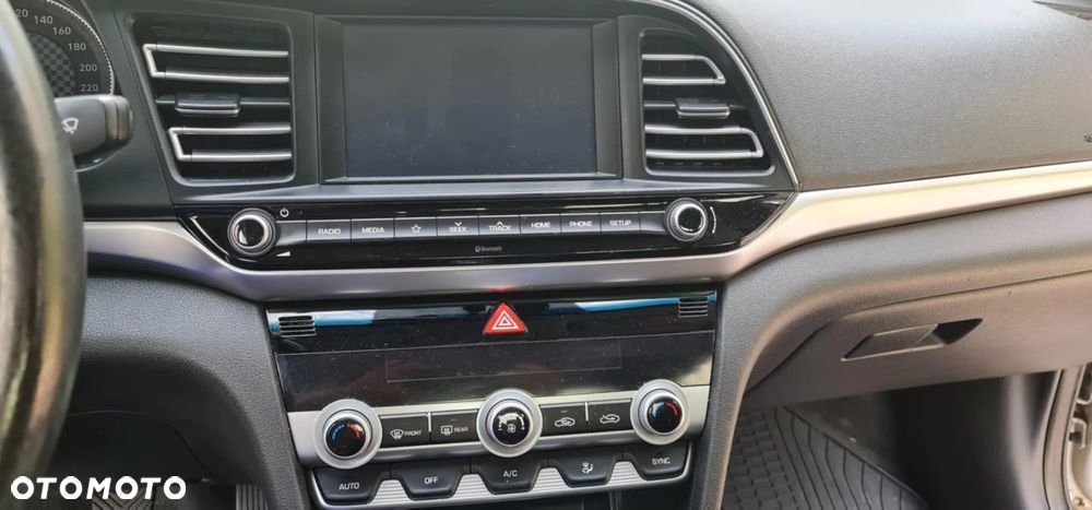 Hyundai Elantra 1.6 Comfort - 15