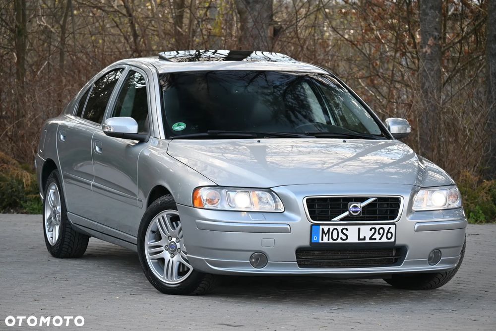 Volvo S60 2.4D5 Momentum - 1