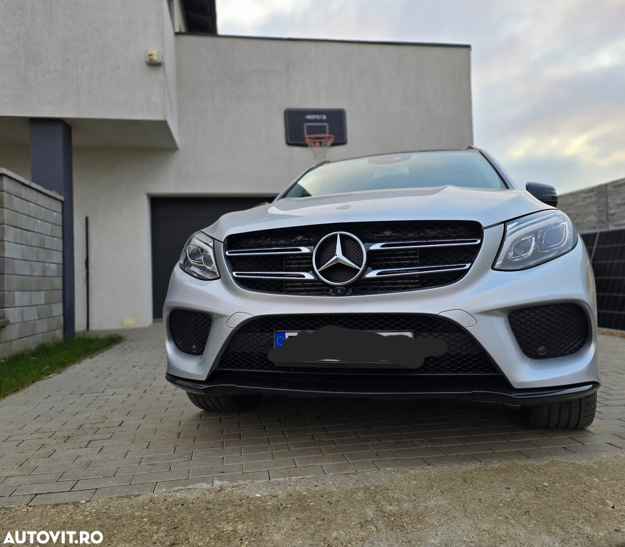 Mercedes-Benz GLE 250 d 4Matic 9G-TRONIC AMG Line - 3