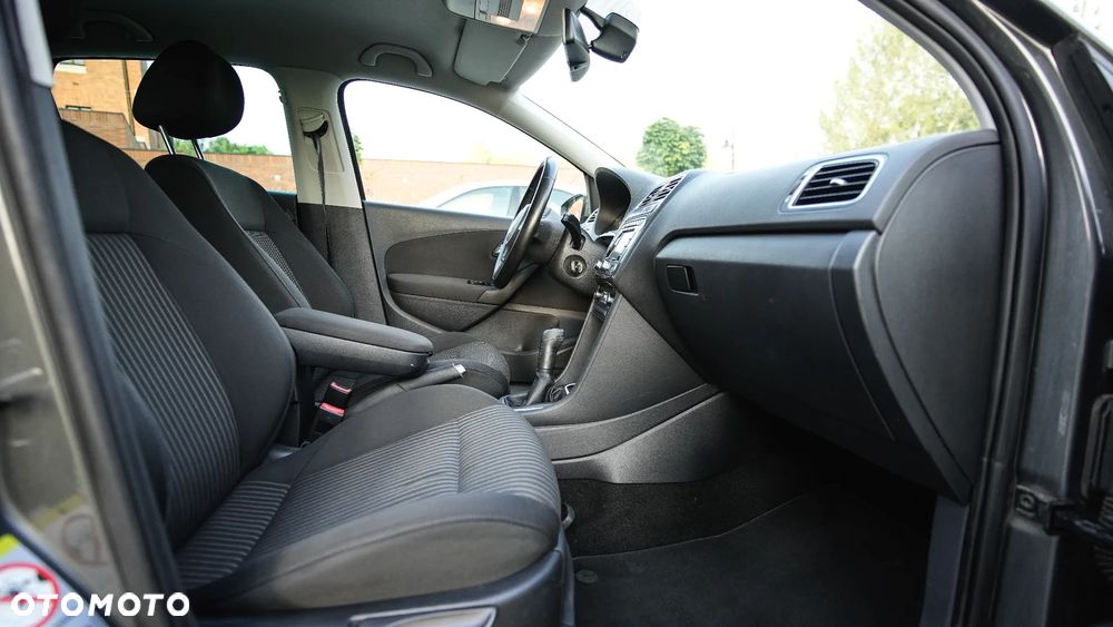 Volkswagen Polo 1.6 TDI Highline - 14