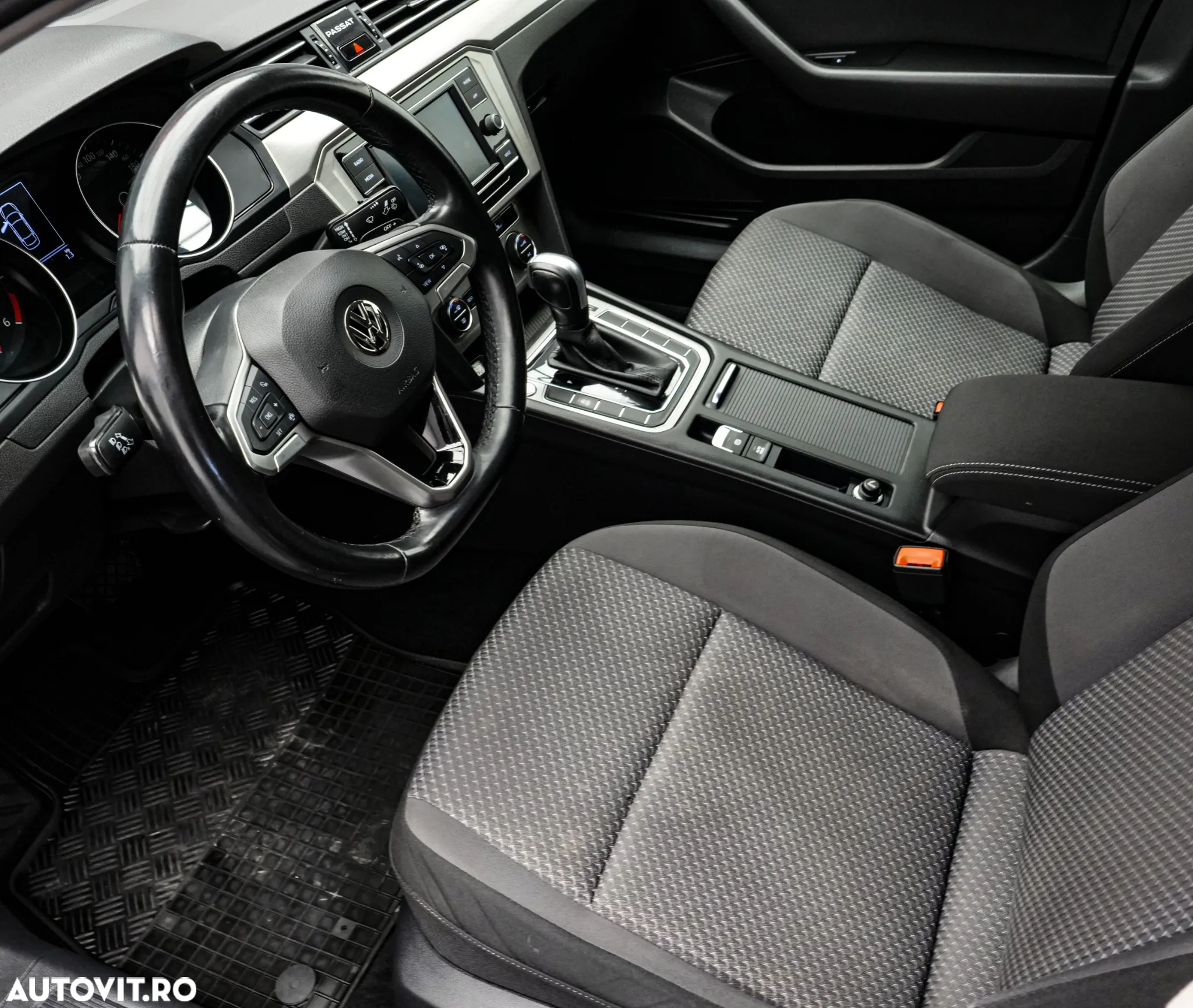 Volkswagen Passat 2.0 TDI DSG Advance - 12