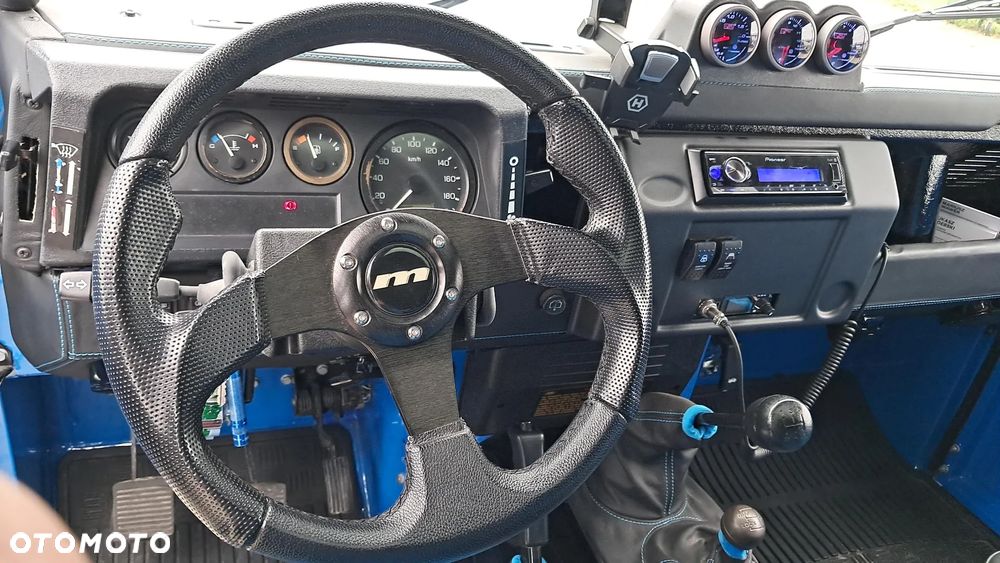 Land Rover Defender 90 2.5 TDI - 13