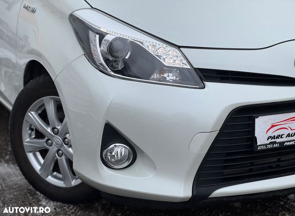 Toyota Yaris 1.5 VVT-i Lounge - 22