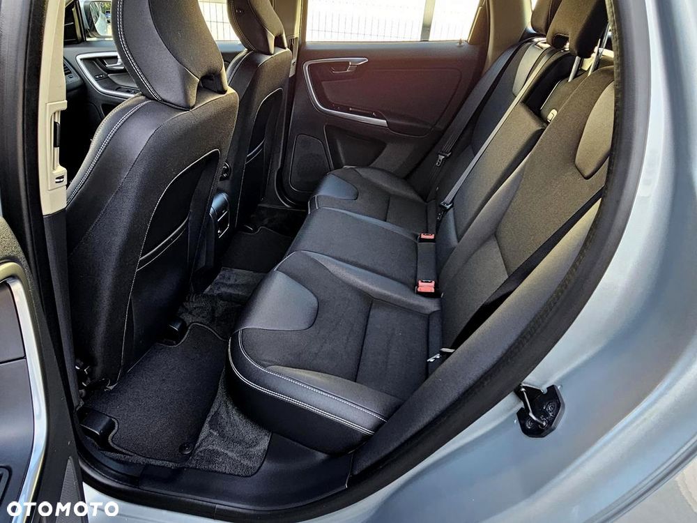 Volvo XC 60 D3 Momentum - 21