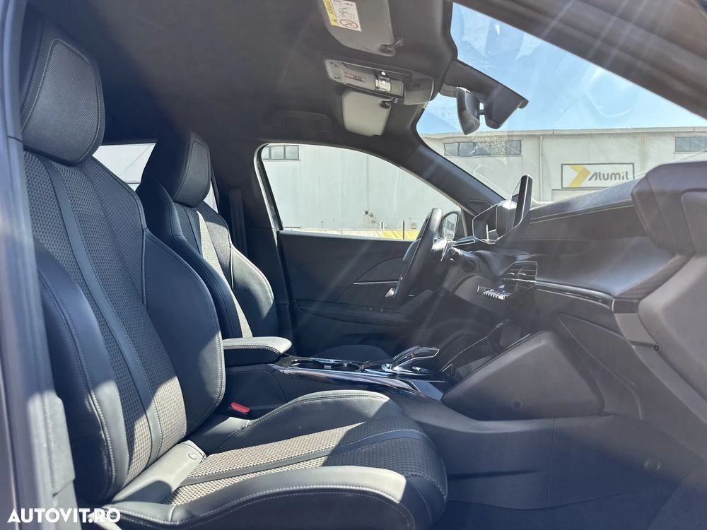 Peugeot 2008 - 11