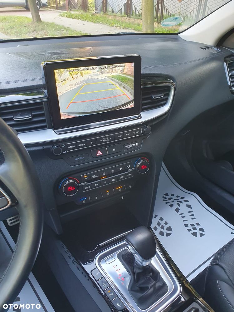 Kia Ceed 1.4 T-GDI DCT OPF Platinum Edition - 9