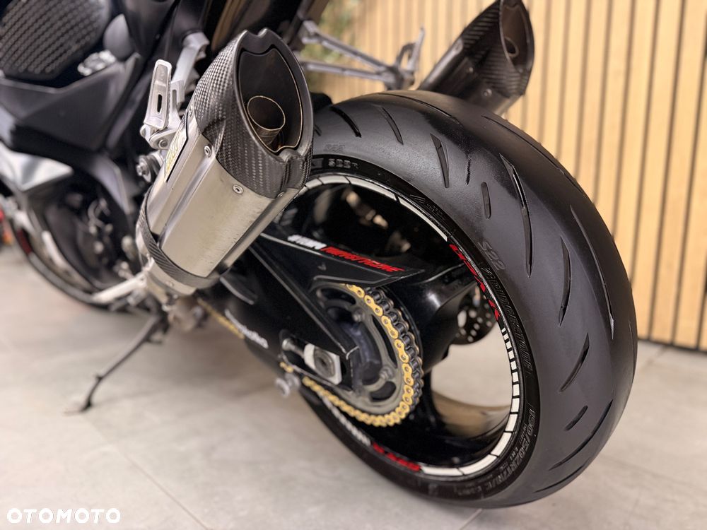 Suzuki GSX-R - 24