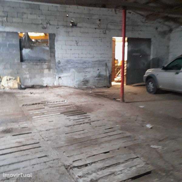 Espaço para arrendar - Grande imagem: 2/3