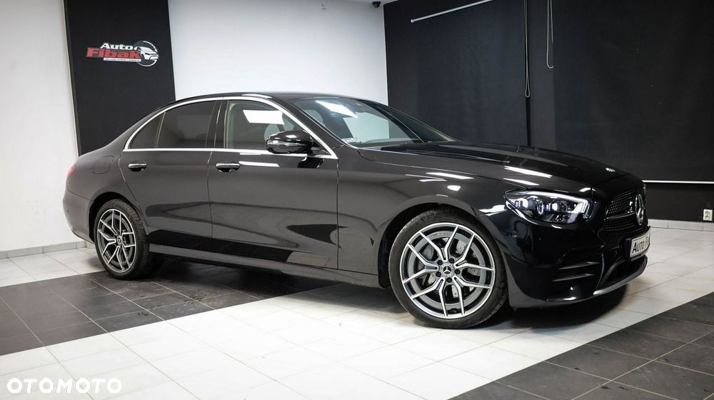 Mercedes-Benz Klasa E 220 d 4Matic 9G-TRONIC AMG Line - 4