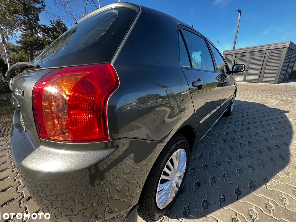 Toyota Corolla - 16