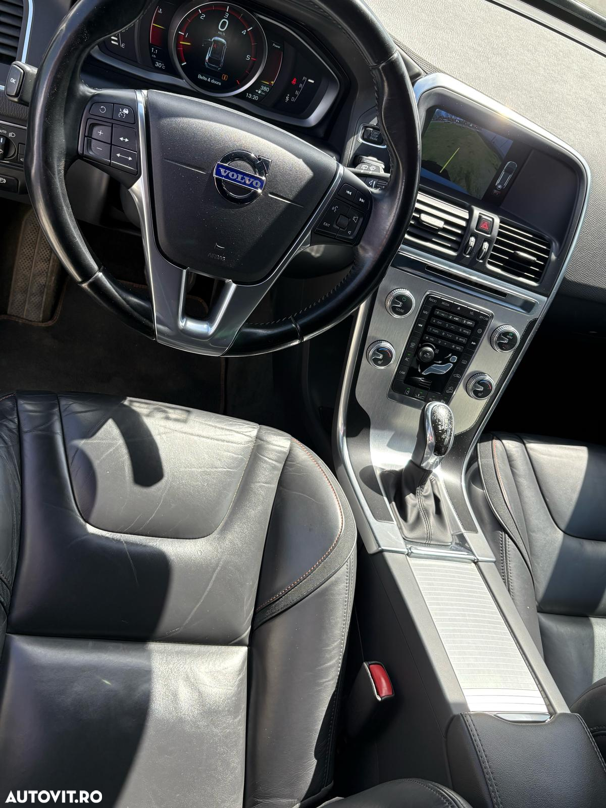 Volvo XC 60 D4 AWD Geartronic Ocean Race - 12