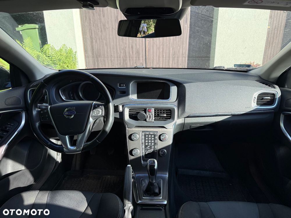Volvo V40 D4 Drive-E Momentum - 8
