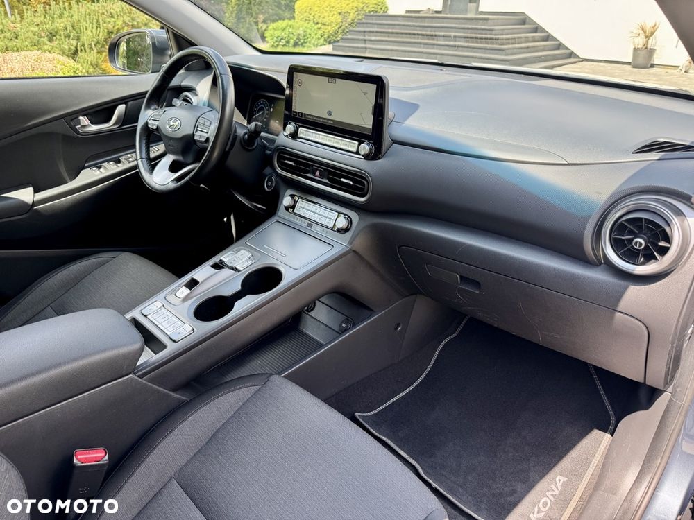 Hyundai Kona 64kWh Premium - 11