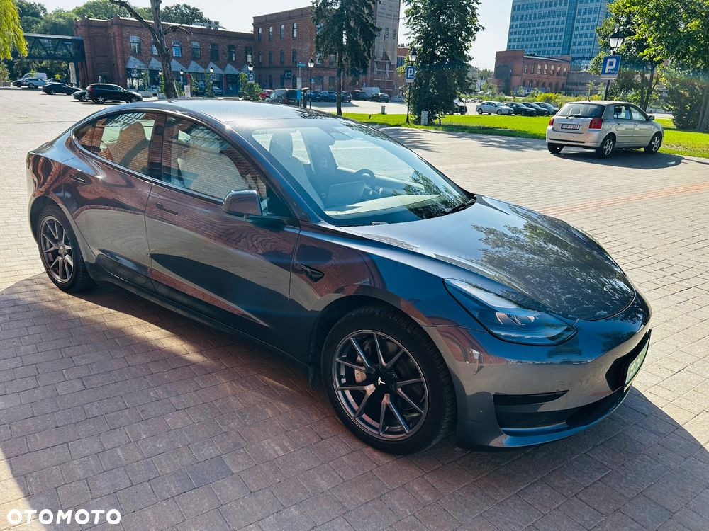 Tesla Model 3 Standard Reichweite Plus Hinterradantrieb - 6