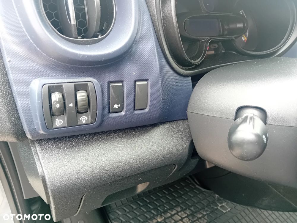 Opel Vivaro - 22
