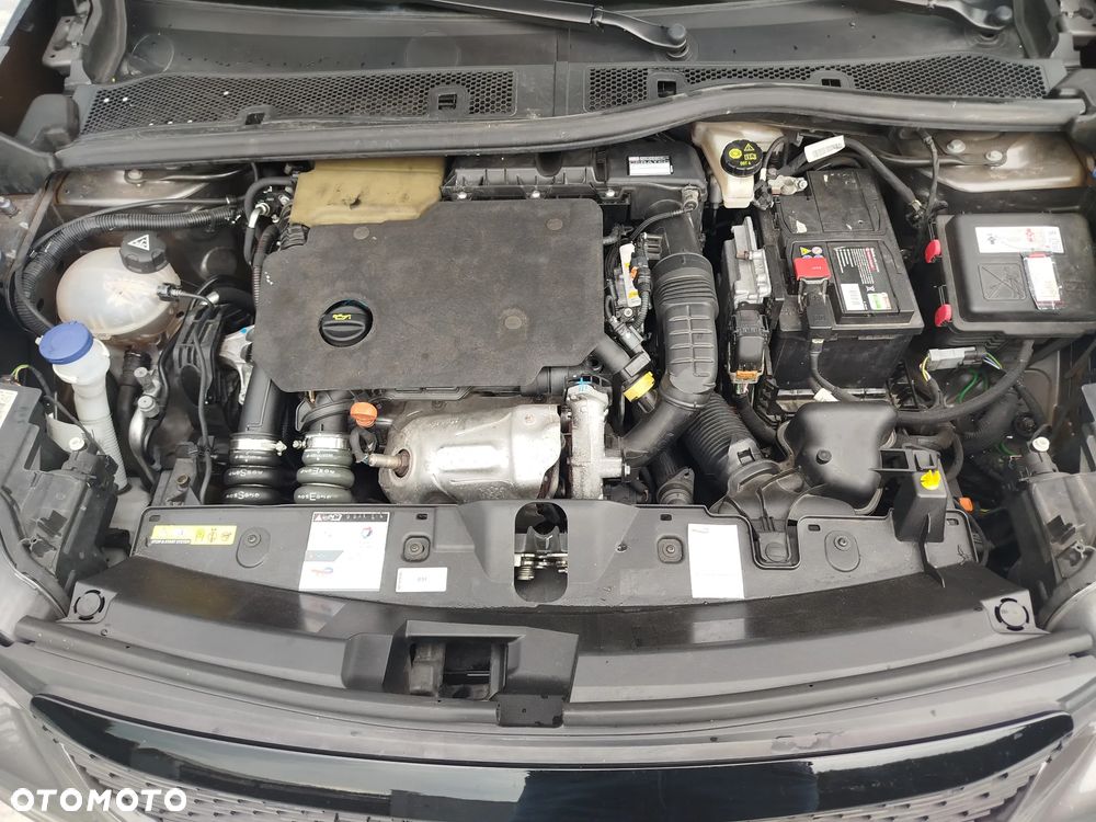 Peugeot 2008 1.5 BlueHDi Allure S&S - 10