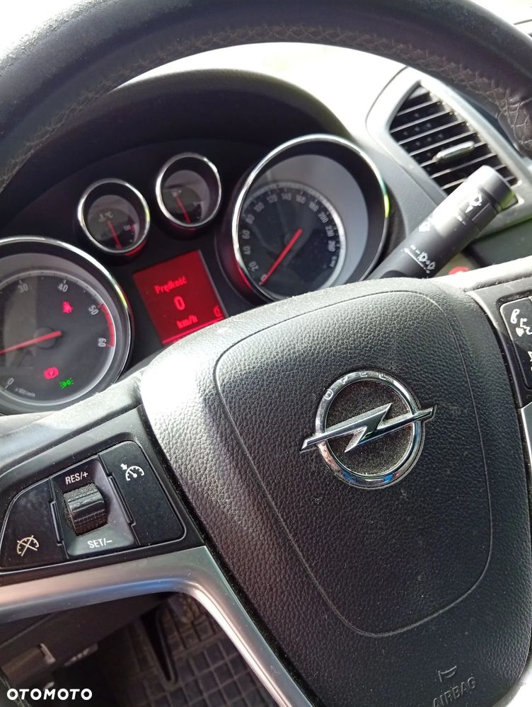 Opel Insignia 2.0 CDTI - 9