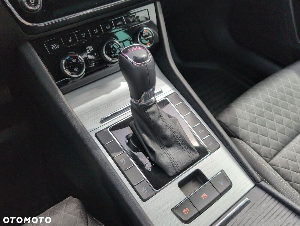 Skoda Superb 2.0 TSI Ambition DSG - 30
