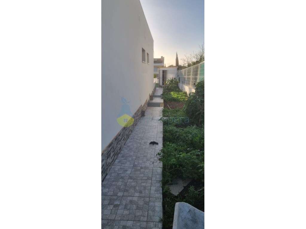 Moradia isolada no Algoz com cave e Rés-do-chão, jardim e piscina - Grande imagem: 5/32