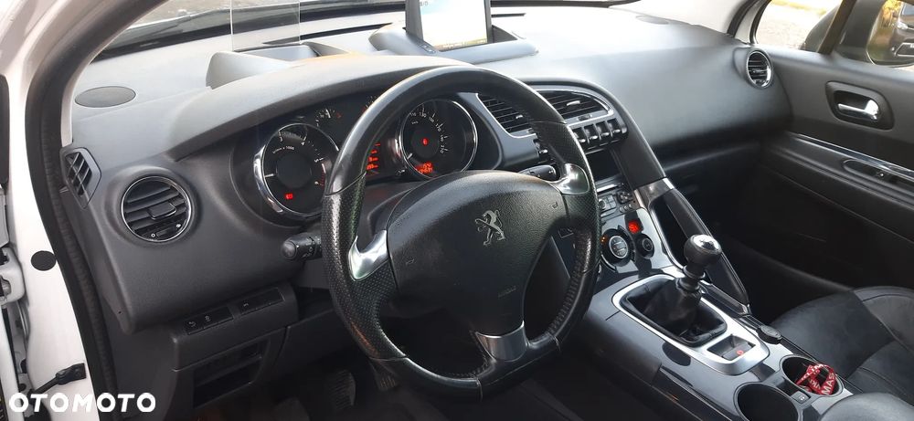 Peugeot 3008 HDi 115 Allure - 12