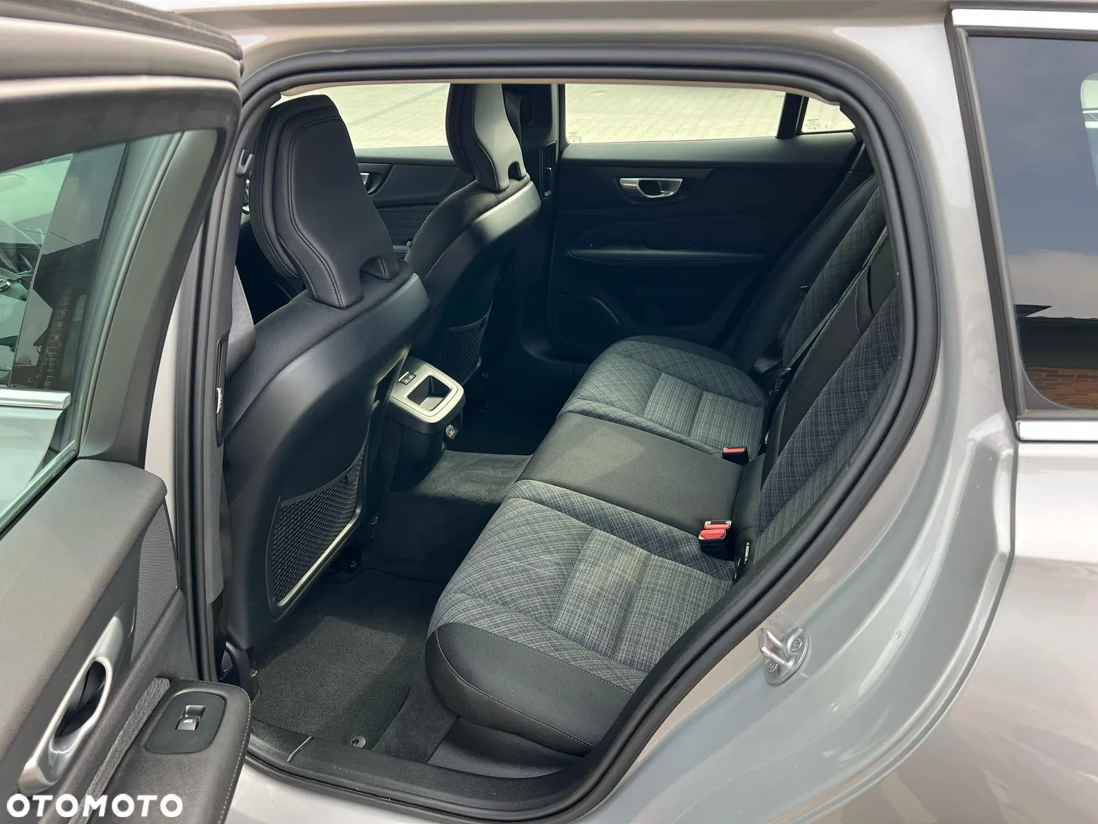 Volvo V60 B3 B DKG Core - 11