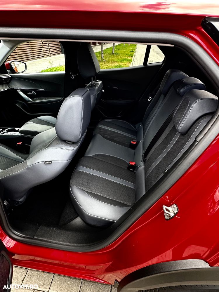 Peugeot 2008 PureTech 130 EAT8 Allure Pack - 23