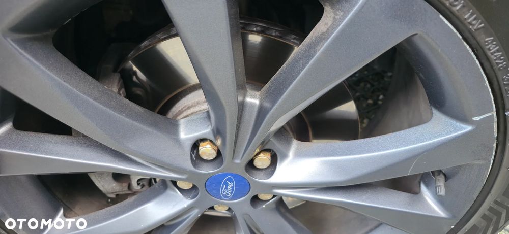 Ford Edge - 32