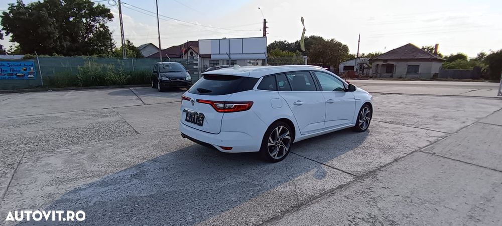 Renault Megane ENERGY dCi 110 EDC BOSE EDITION - 6