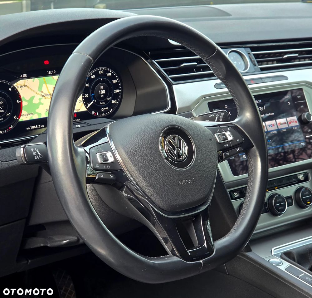 Volkswagen Passat - 27