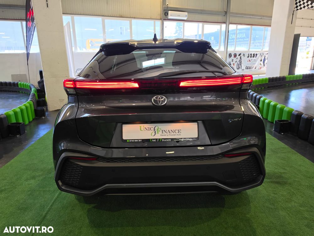 Toyota C-HR 1.8 Hybrid Team Deutschland - 6