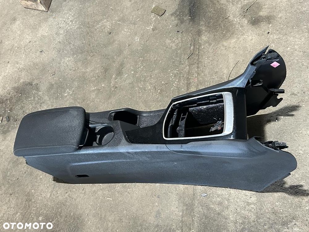 Tunel środkowy podłokietnik Peugeot 308 II T9 - 4