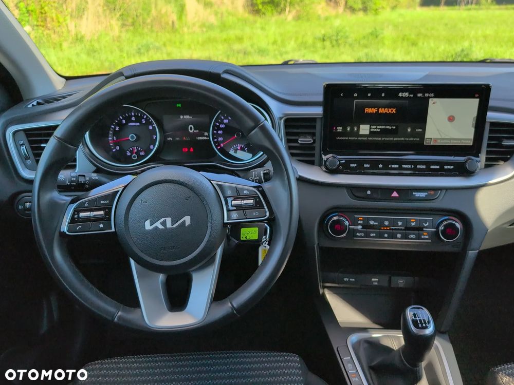 Kia Ceed 1.5 T-GDI M - 13