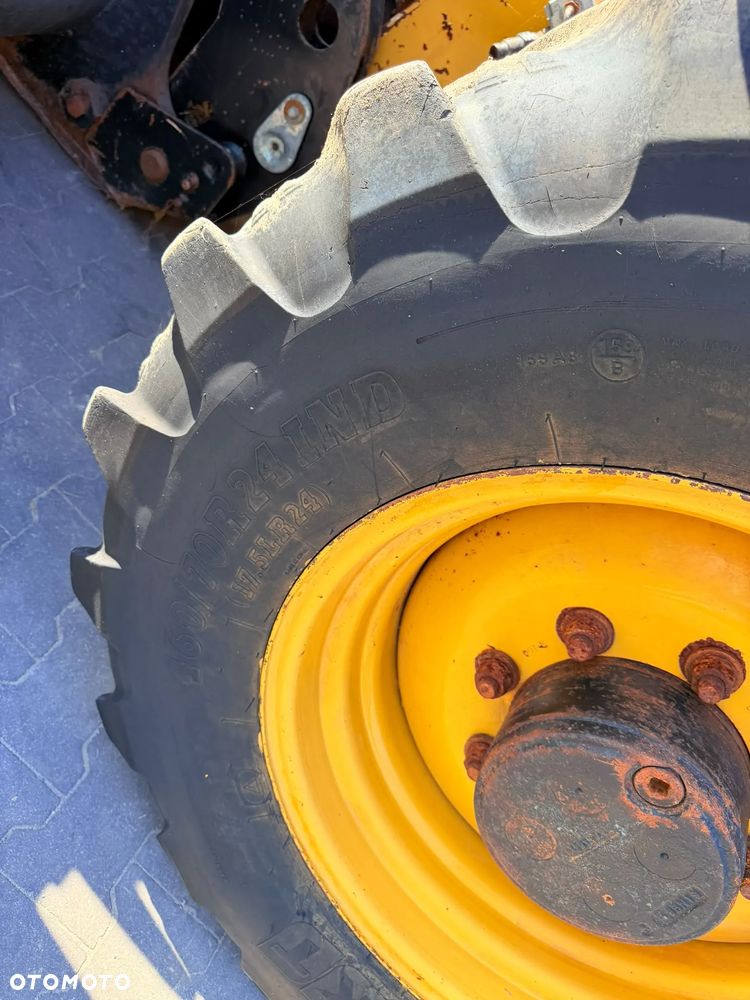 Caterpillar TH336 - 28