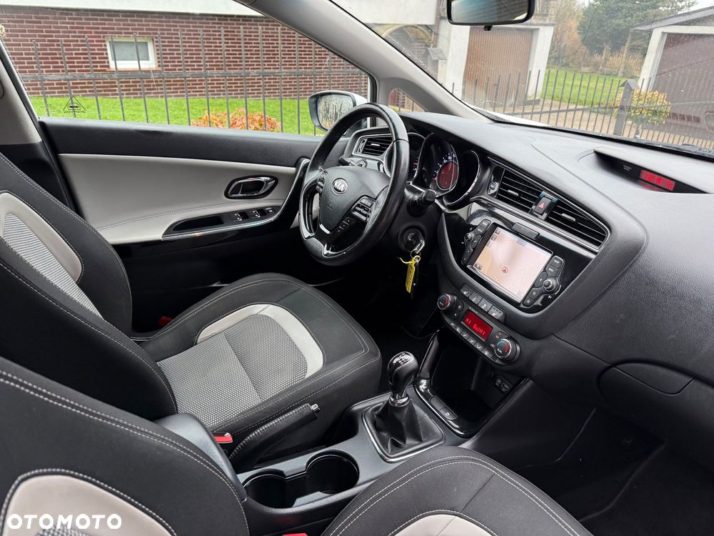 Kia Ceed 1.6 CRDi 136 ISG GT Line - 15