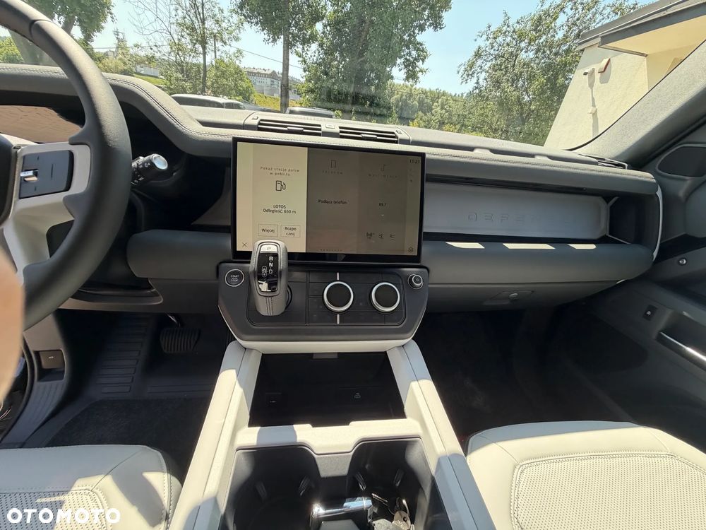 Land Rover Defender 3.0 D250 mHEV S - 16