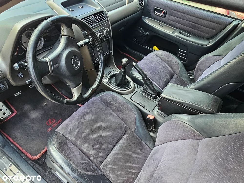 Lexus IS 200 Elegance - 10