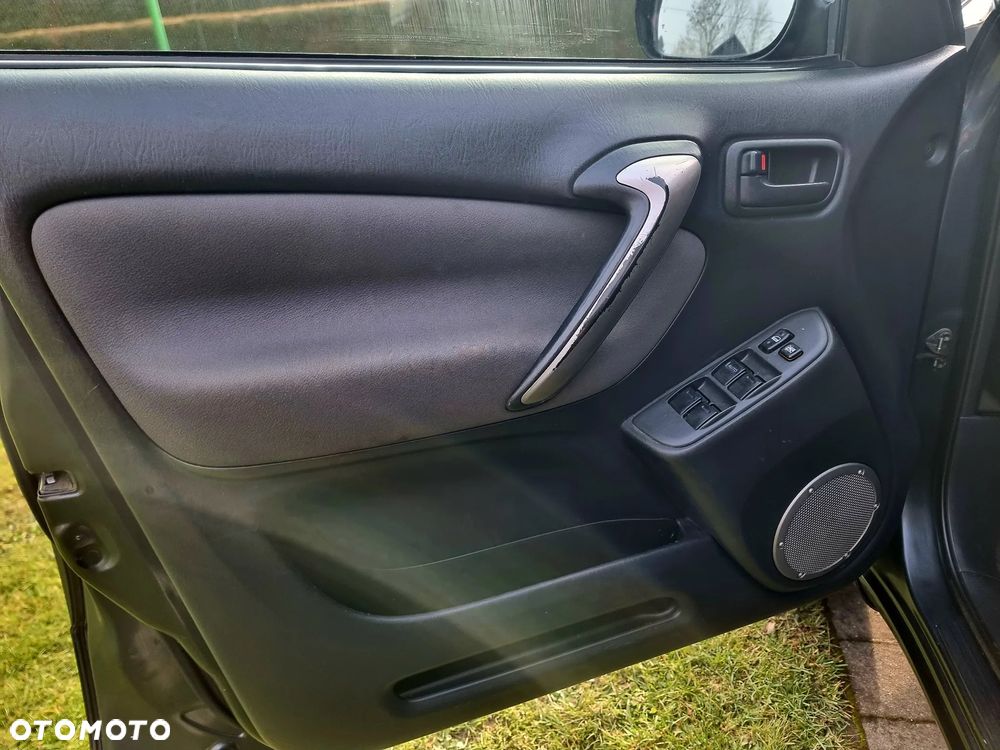 Toyota RAV4 D-4D 4x4 - 21