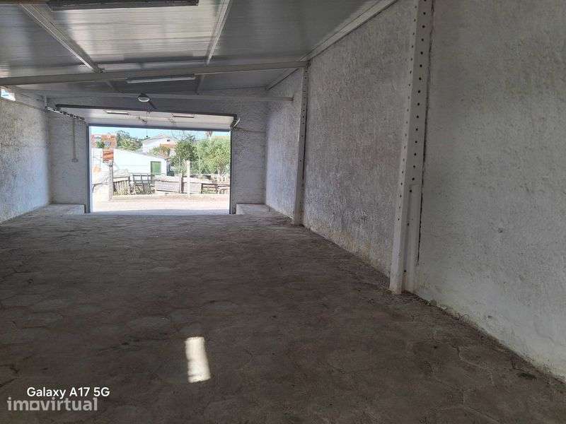 Alugo garagem com wc e portao automático - Grande imagem: 4/8